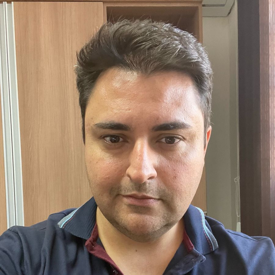 Prof. Me. Vinícius Mastelini