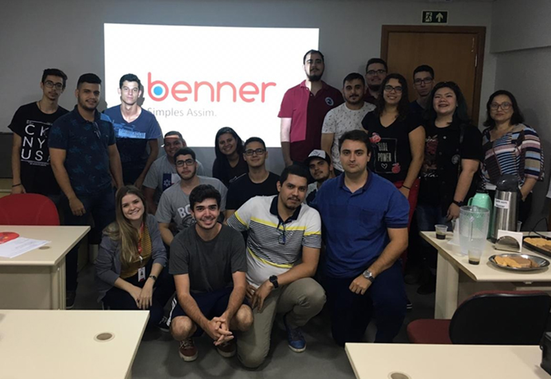 Alunos de Ciência da Computação e Análise de Sistemas da UniFAI conheceram as instalações da empresa Benner, em Maringá (PR)
