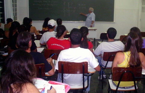 FAI protocola projeto de bolsas de estudos para os cursos de licenciatura