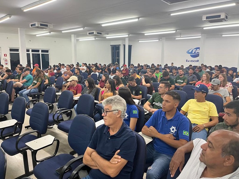 Cerca de 150 pessoas participam de aula magna do curso de Agronomia da FAI