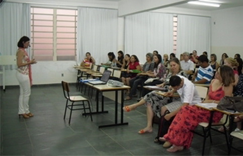 Maus tratos na infância foi tema de palestra de Psicologia da FAI